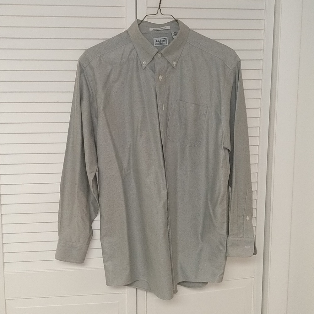 Light green / greyish L.L. Bean Oxford in like new